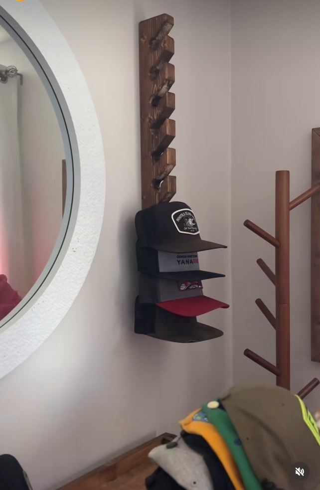 Single Hat Rack